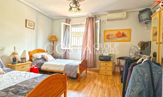 Resale - Villa -
Torrevieja - Torrevieja Centro