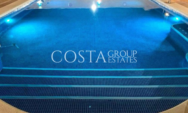 Resale - Villa -
Torrevieja - Torrevieja Centro