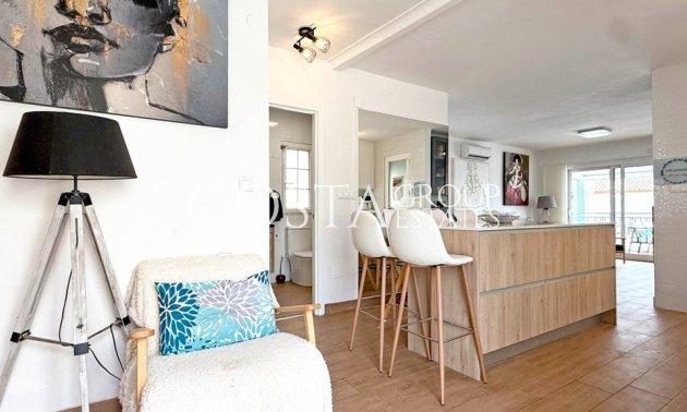 Odsprzedaż - Willa -
Orihuela - Villamartin