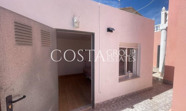 Resale - Villa -
Orihuela - Playa Flamenca