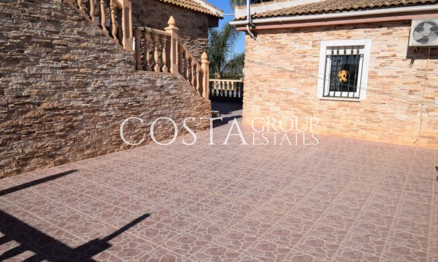 Herverkoop - Villa -
Guardamar del Segura - Guardamar del Segura Centro