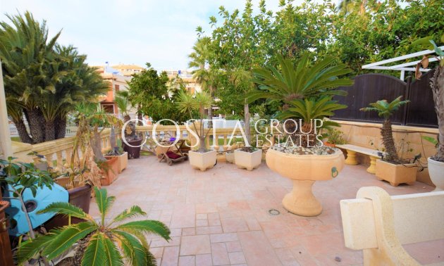 Resale - Villa -
Guardamar del Segura - Guardamar del Segura Centro