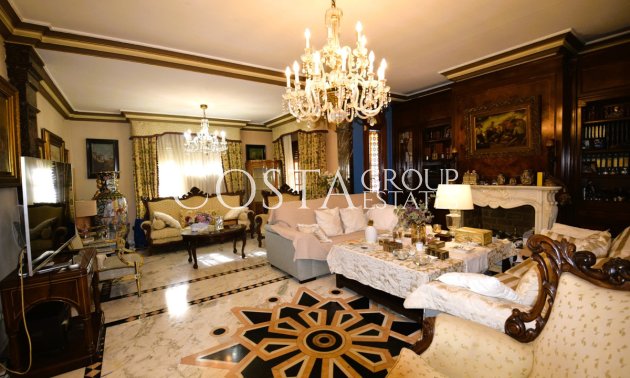 Resale - Villa -
Torrevieja - Torrevieja Centro