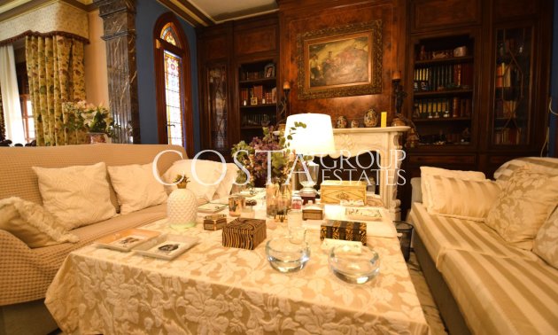 Resale - Villa -
Torrevieja - Torrevieja Centro