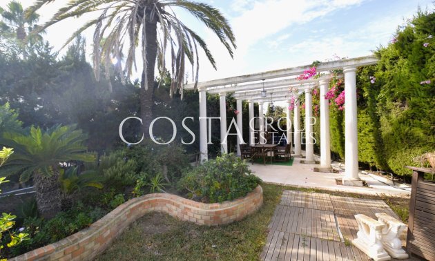 Resale - Villa -
Torrevieja - Torrevieja Centro