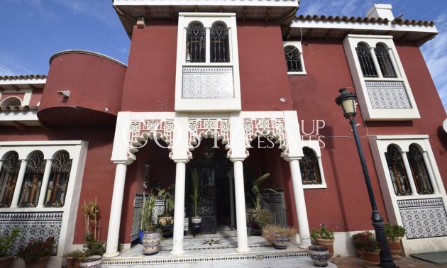 Resale - Villa -
Torrevieja - Torrevieja Centro