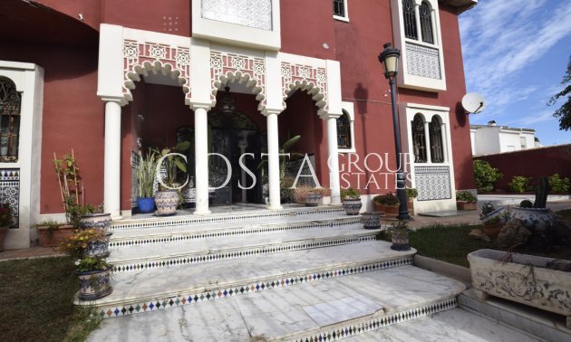 Resale - Villa -
Torrevieja - Torrevieja Centro