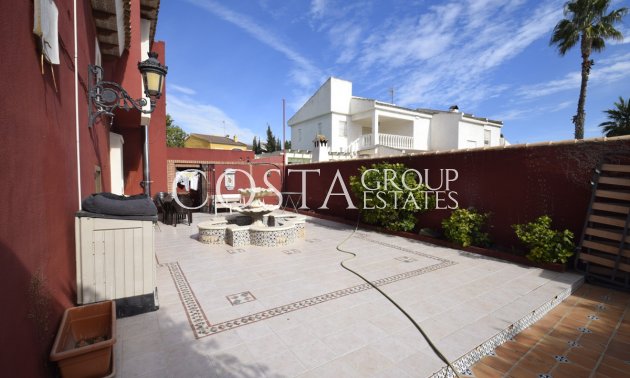 Resale - Villa -
Torrevieja - Torrevieja Centro