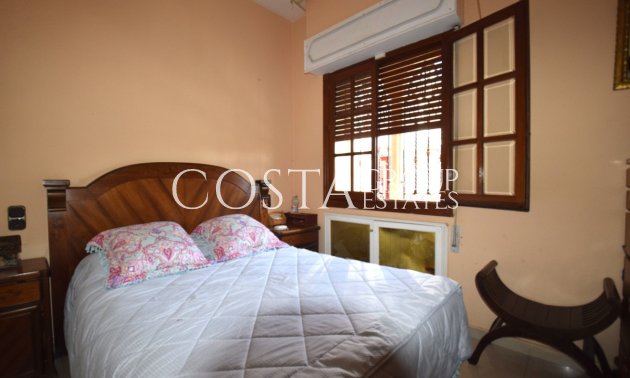 Resale - Villa -
Torrevieja - Torrevieja Centro