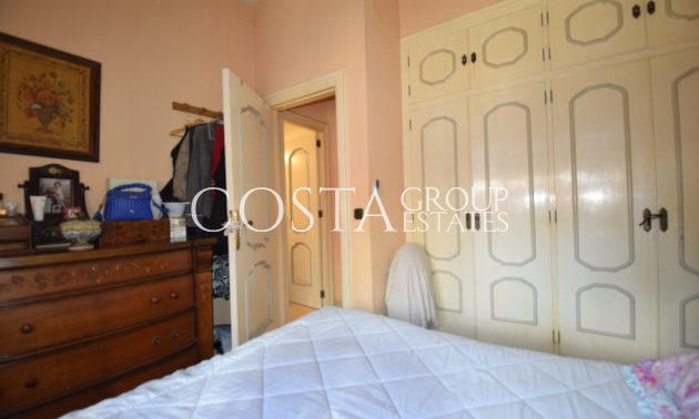 Resale - Villa -
Torrevieja - Torrevieja Centro