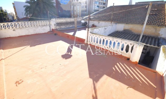 Herverkoop - Villa -
Guardamar del Segura - Guardamar del Segura Centro