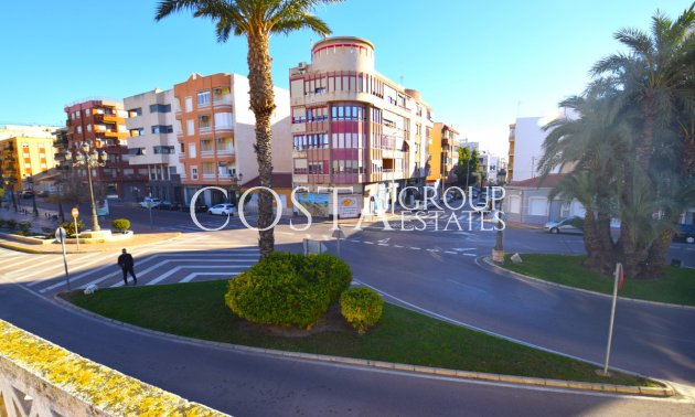 Herverkoop - Villa -
Guardamar del Segura - Guardamar del Segura Centro