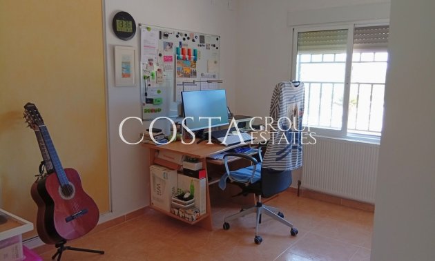 Resale - Villa -
Catral - Catral Centro