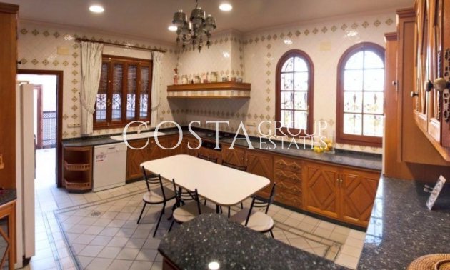 Resale - Villa -
Orihuela - Orihuela Costa