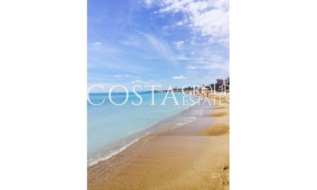 Herverkoop - Villa -
Torrevieja - Torrevieja Centro