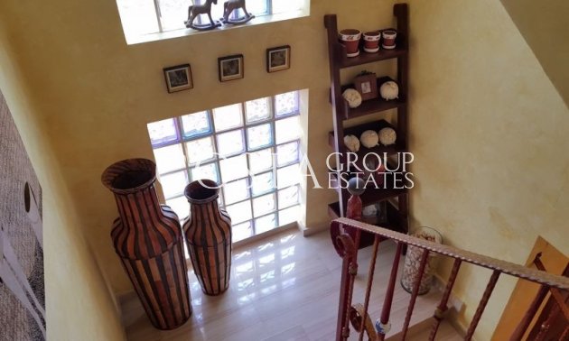 Herverkoop - Villa -
Torrevieja - Torrevieja Centro