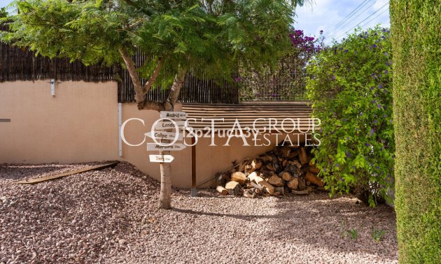 Resale - Villa -
Teulada - Moraira