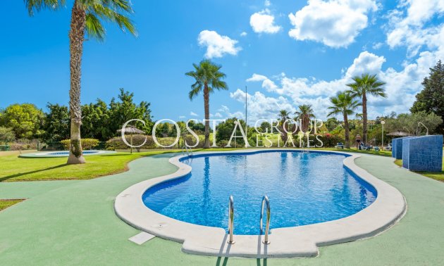 Resale - Apartments -
Orihuela - Campoamor