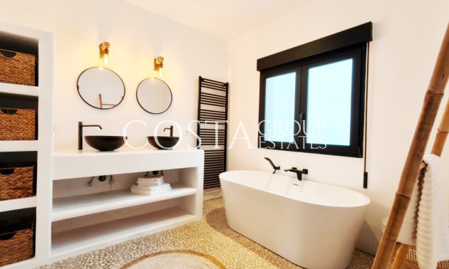 Resale - Villa -
Teulada - Moraira