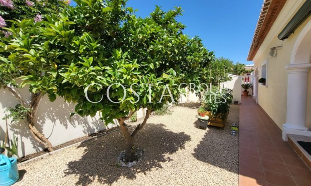 Resale - Villa -
Teulada - Moraira