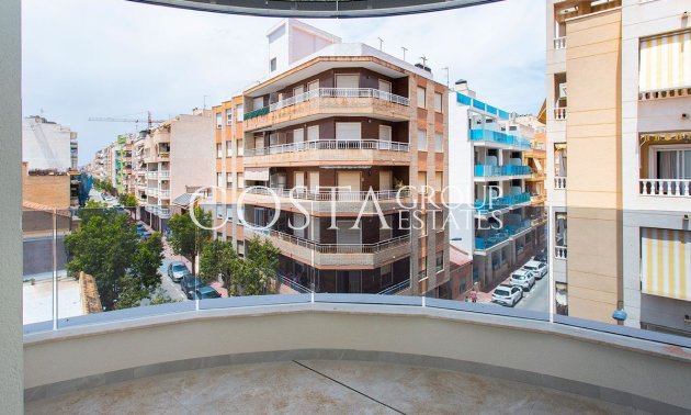 Resale - Apartments -
Torrevieja - Torrevieja Centro