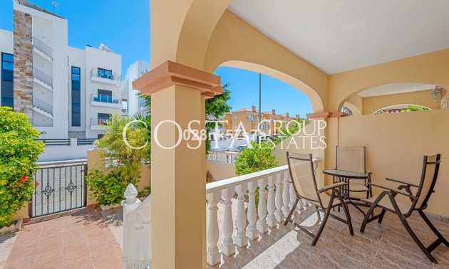 Resale - House -
Orihuela - La Zenia