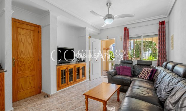 Resale - House -
Orihuela - La Zenia