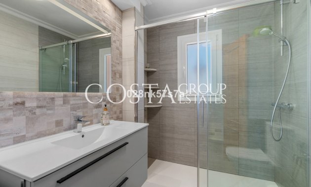 Resale - House -
Orihuela - La Zenia