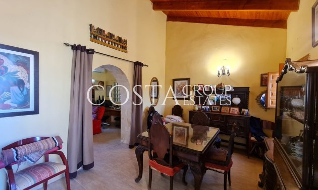 Wiederverkauf - Villa -
Pinoso - Pinoso Centro