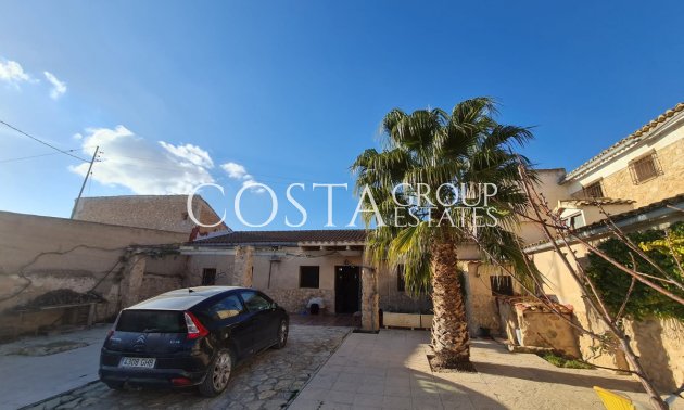 Wiederverkauf - Villa -
Pinoso - Pinoso Centro