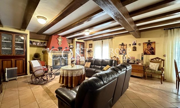 Herverkoop - Villa -
Yecla - Yecla Centro