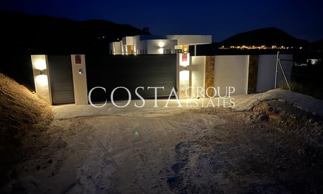 Wiederverkauf - Villa -
Pinoso - Pinoso Centro