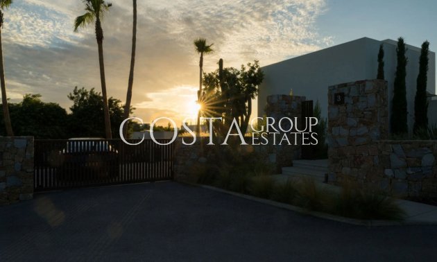 Resale - Villa -
Orihuela - Las Colinas Golf