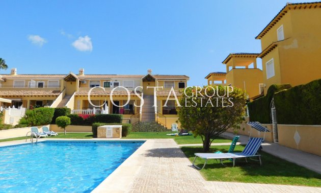 Herverkoop - Villa -
Orihuela - Villamartin