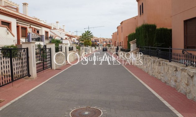 Odsprzedaż - Willa -
San Miguel de Salinas - San Miguel de Salinas Centro