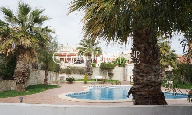 Odsprzedaż - Willa -
San Miguel de Salinas - San Miguel de Salinas Centro