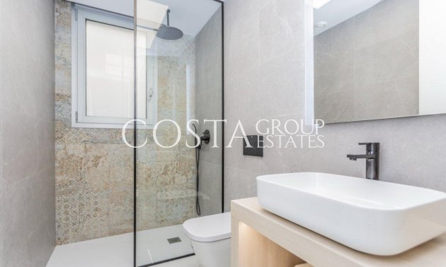 Herverkoop - Villa -
Torrevieja - Torrevieja Centro