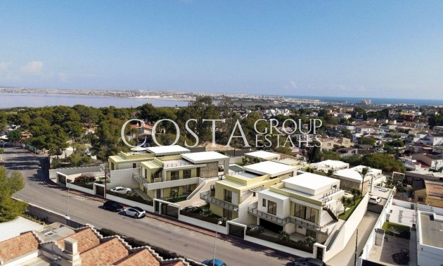 Herverkoop - Villa -
Torrevieja - Torrevieja Centro