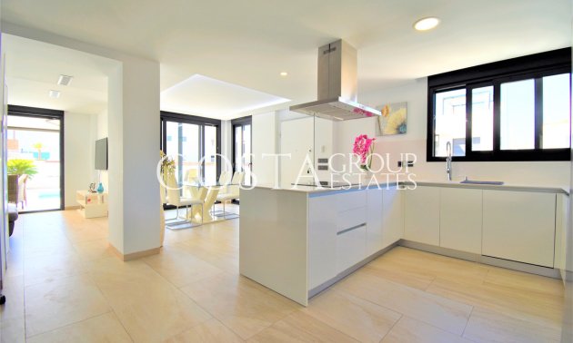 Resale - Villa -
Orihuela - Villamartin