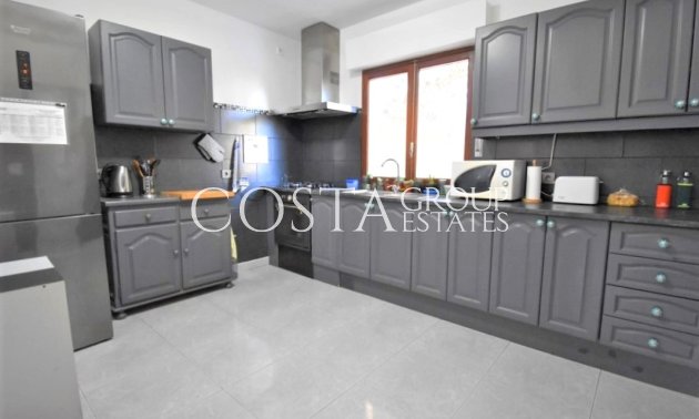 Herverkoop - Villa -
Orihuela - Villamartin