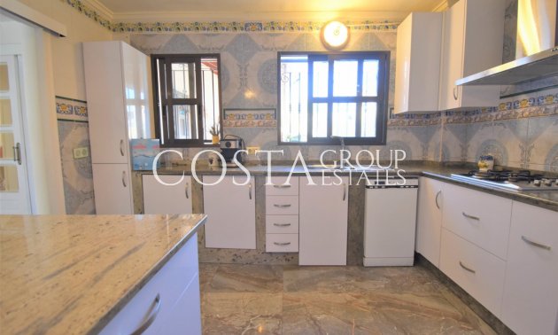 Herverkoop - Villa -
Orihuela - Villamartin