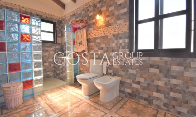 Herverkoop - Villa -
Orihuela - Villamartin