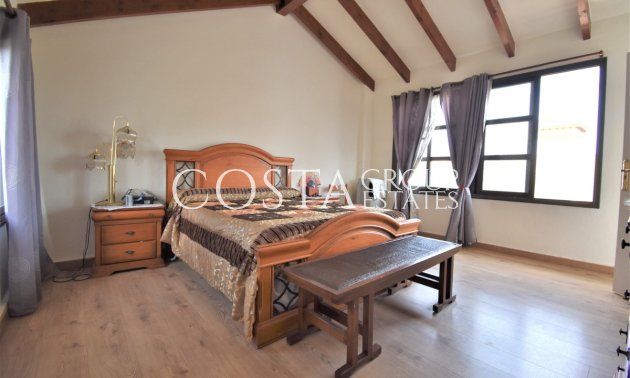 Herverkoop - Villa -
Orihuela - Villamartin