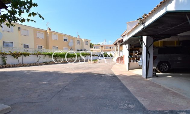 Herverkoop - Villa -
Orihuela - Villamartin