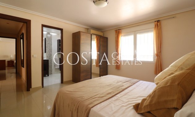 Herverkoop - Villa -
San Fulgencio - La Escuera