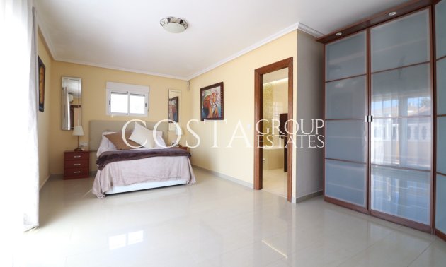 Herverkoop - Villa -
San Fulgencio - La Escuera