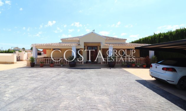 Resale - Villa -
Almoradí - Heredades
