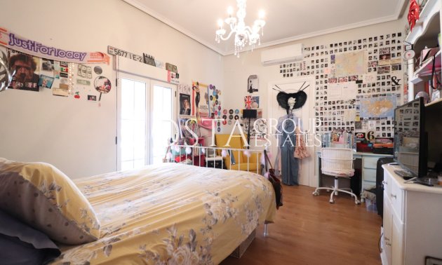 Resale - Villa -
Almoradí - Heredades