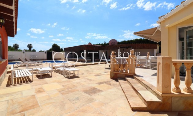 Resale - Villa -
Almoradí - Heredades