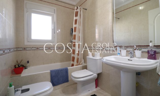 Odsprzedaż - Willa -
Benijofar